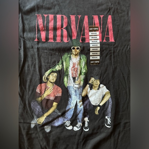 🤘🏻NWT Nirvana T-shirt size medium Hot Topic 🎸 - Picture 2 of 6
